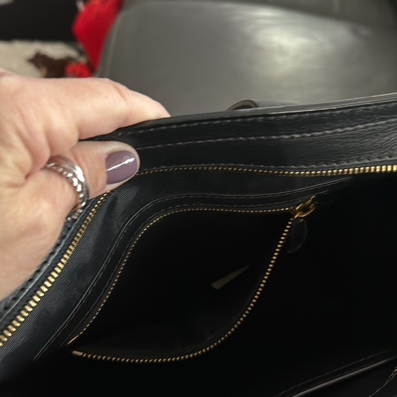 Burberry bag with gold hardware black/tan spacious tote comes with wallet. - Picture 10 of 15